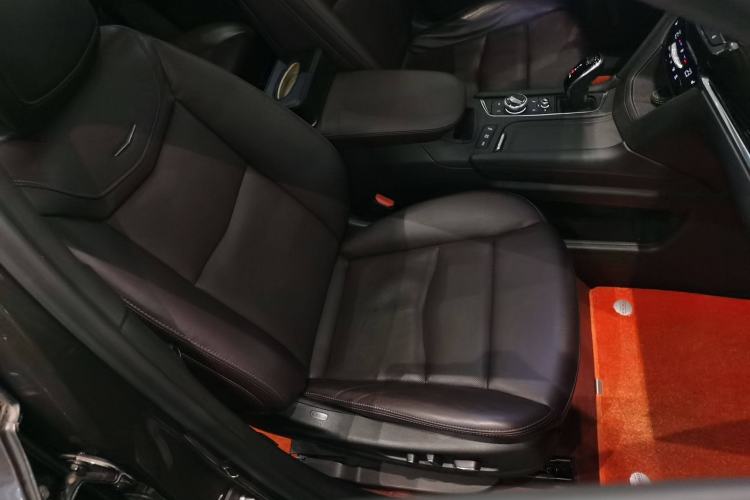 Used Cadillac XT6 2020 28T Seven-Seater Luxury Version Right Front Seat