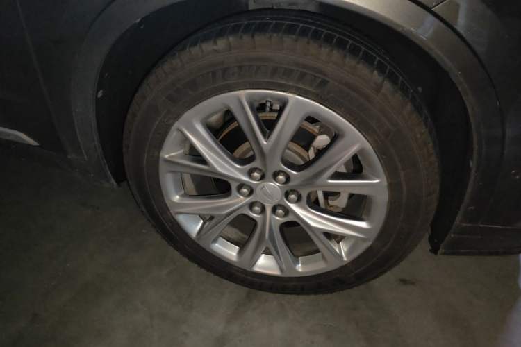 Used Cadillac XT6 2020 28T Six-Seater Luxury Version Right Front Wheel Hub