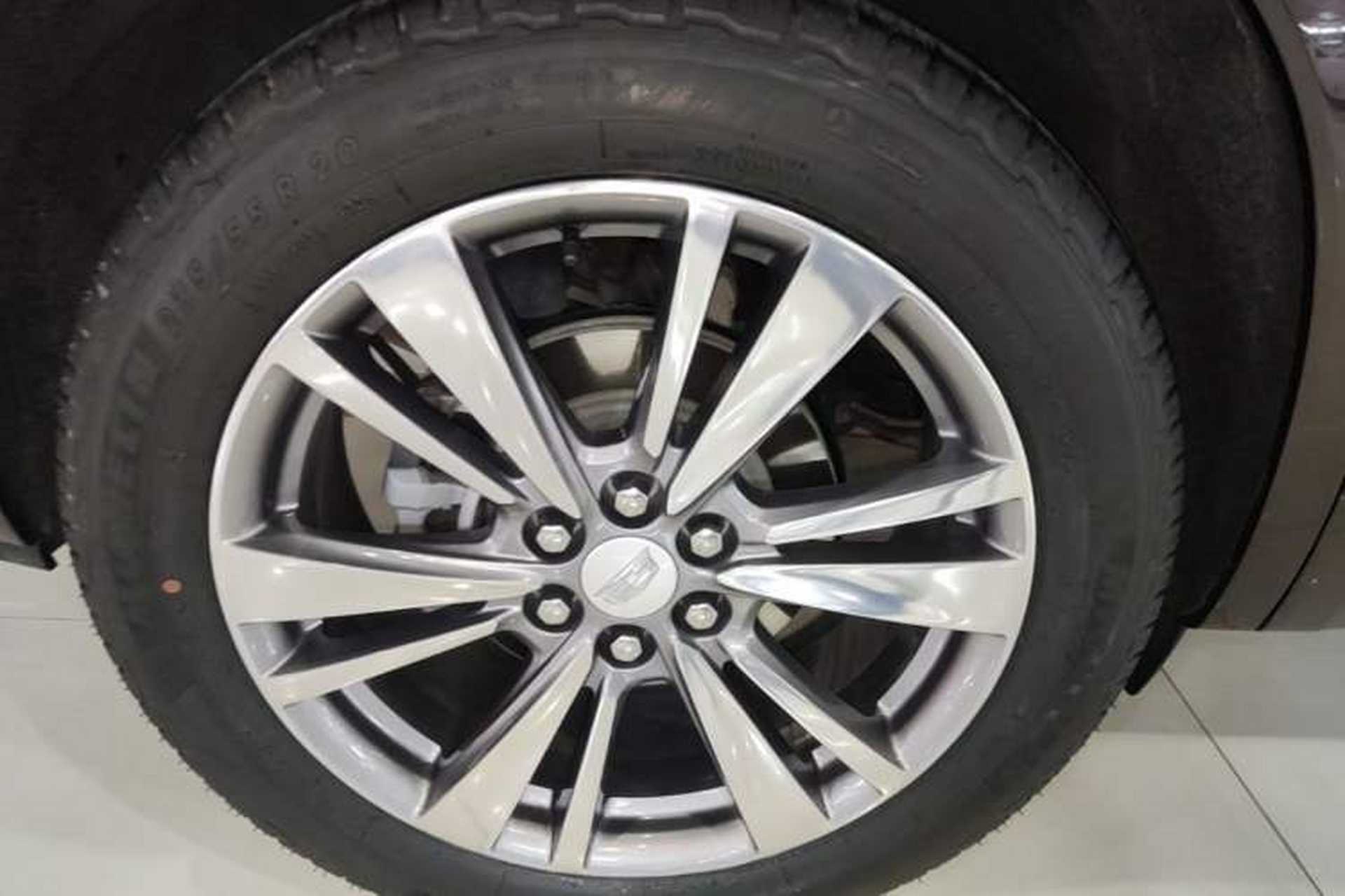 Used Cadillac XT6 2020 28T Six-Seater Four-Wheel-Drive Luxury Version Right Rear Wheel Hub
