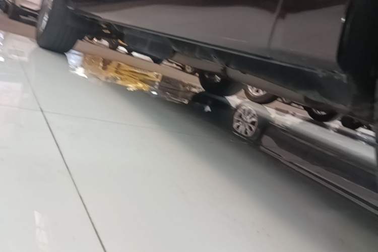 Used Cadillac XT6 2020 28T Six-Seater Four-Wheel-Drive Luxury Version Right Side Sill