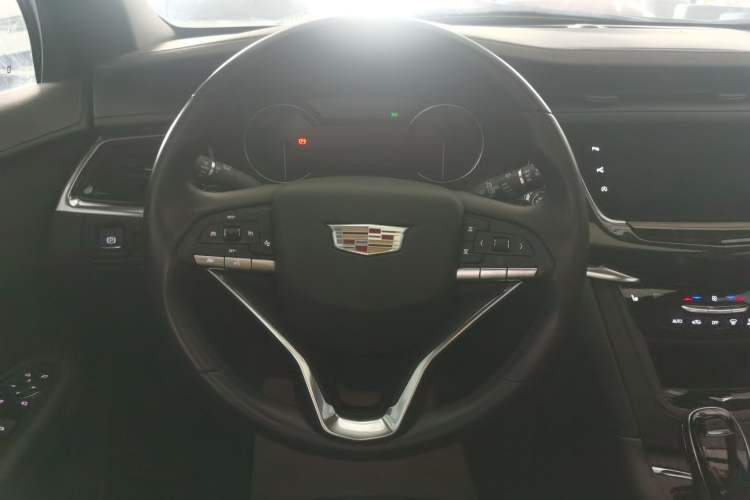 Used Cadillac XT6 2020 28T Six-Seater Four-Wheel-Drive Luxury Version Steering Wheel