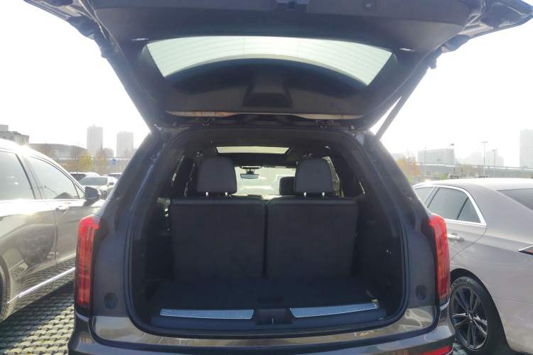 Used Cadillac XT6 2020 28T Six-Seater Four-Wheel-Drive Luxury Version Trunk