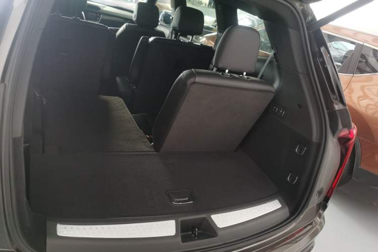 Used Cadillac XT6 2020 28T Six-Seater Four-Wheel-Drive Luxury Version Trunk