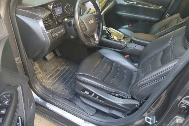 Used Cadillac XT6 2020 28T Six-Seater Four-Wheel-Drive Platinum Sport Edition Left Front Seat