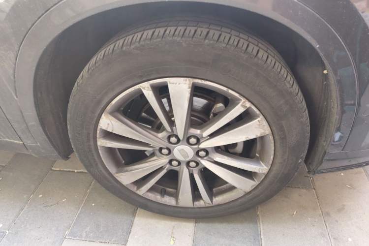 Used Cadillac XT6 2020 28T Six-Seater Four-Wheel-Drive Platinum Sport Edition Right Front Wheel Hub
