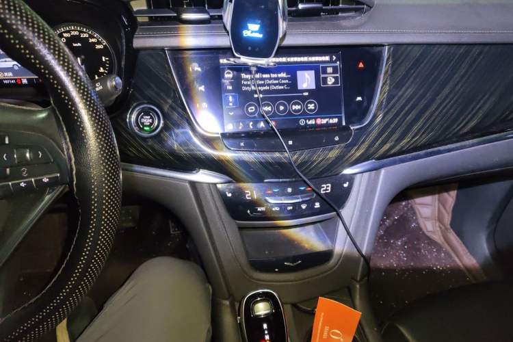 Used Cadillac XT6 2020 28T Six-Seater Four-Wheel-Drive Luxury Version Audio And AC Panel