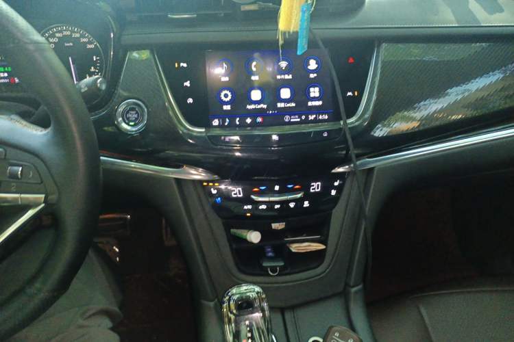 Used Cadillac XT6 2020 28T Six-Seater Four-Wheel-Drive Leading Sport Model Audio And AC Panel