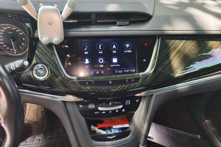 Used Cadillac XT6 2020 28T Six-Seater Four-Wheel-Drive Luxury Version Audio And AC Panel