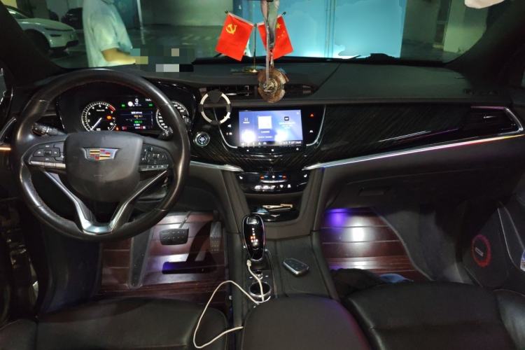 Used Cadillac XT6 2020 28T Six-Seater Four-Wheel-Drive Luxury Version Center Console