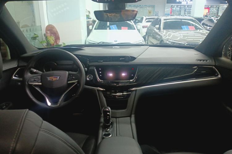 Used Cadillac XT6 2020 28T Six-Seater Luxury Version Center Console