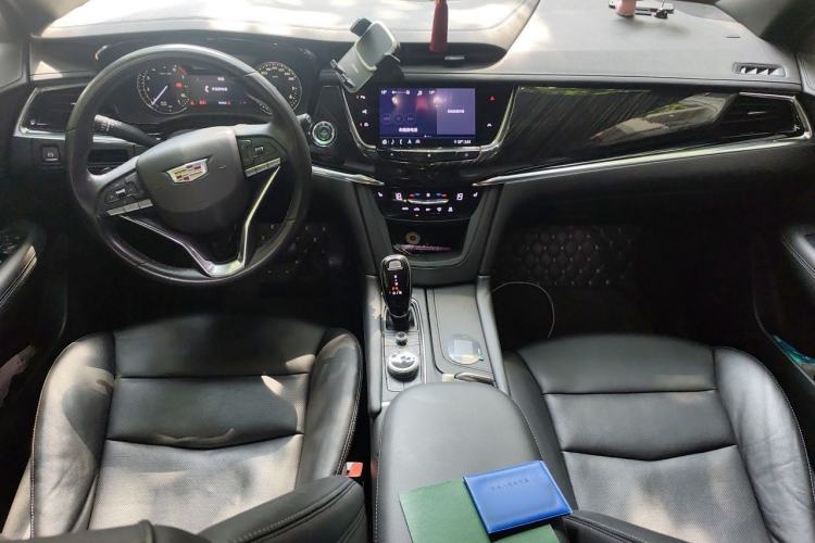 Used Cadillac XT6 2020 28T Six-Seater Luxury Version Center Console