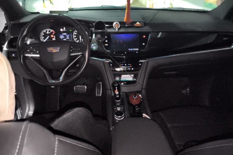 Used Cadillac XT6 2020 28T Six-Seater Luxury Sporty Enjoy-the-Comfort Safety Edition Center Console