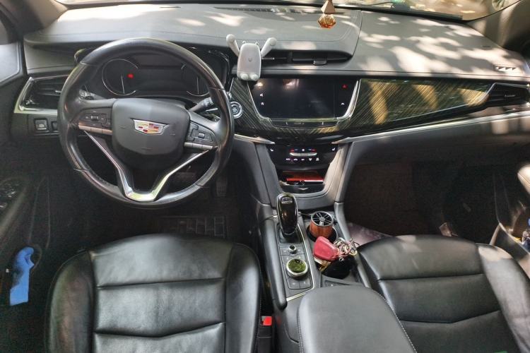 Used Cadillac XT6 2020 28T Six-Seater Four-Wheel-Drive Luxury Version Center Console