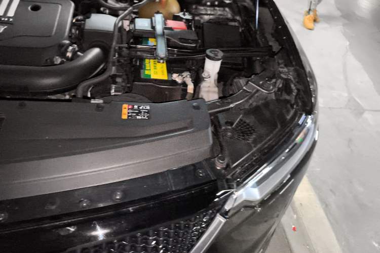 Used Cadillac XT6 2020 28T Six-Seater Luxury Sporty Enjoy-the-Comfort Safety Edition Engine Bay Left
