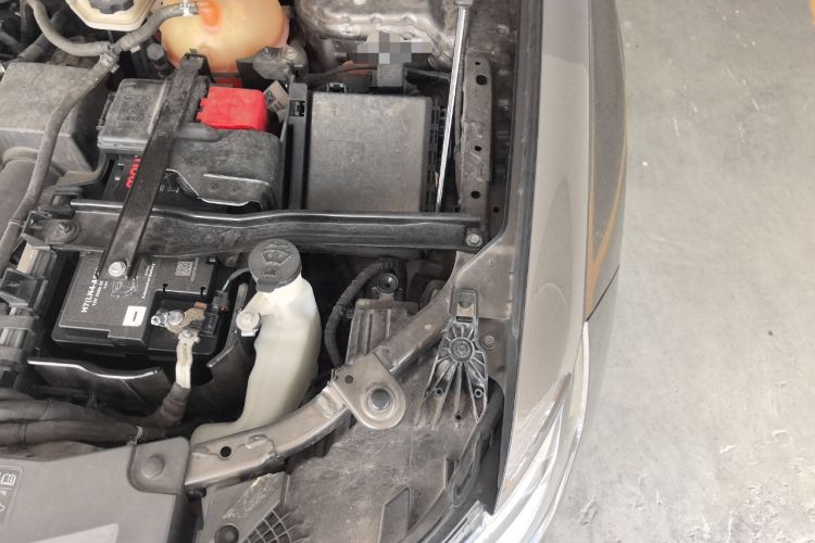 Used Cadillac XT6 2020 28T Six-Seater Four-Wheel-Drive Luxury Sport Vehicle Engine Bay Left