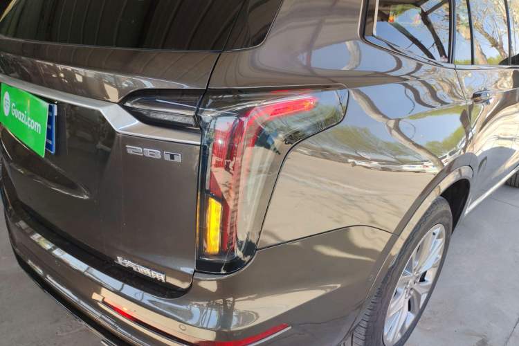 Used Cadillac XT6 2020 28T 7-Seater Luxury Sporty Enjoy-the-Comfort Safety Edition Exterior 3