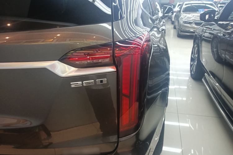 Used Cadillac XT6 2020 28T Six-Seater Luxury Version Exterior 3