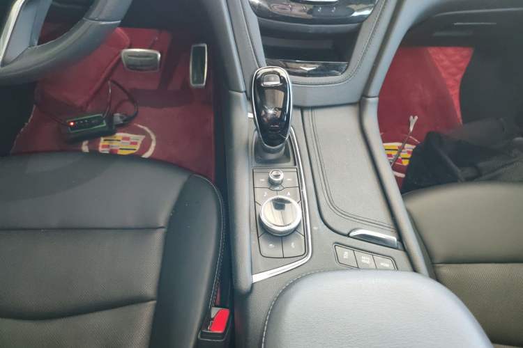 Used Cadillac XT6 2020 28T 7-Seater Luxury Sporty Enjoy-the-Comfort Safety Edition Gear Lever