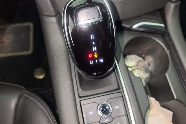 Used Cadillac XT6 2020 28T Six-Seater Four-Wheel-Drive Luxury Sport Vehicle Gear Lever