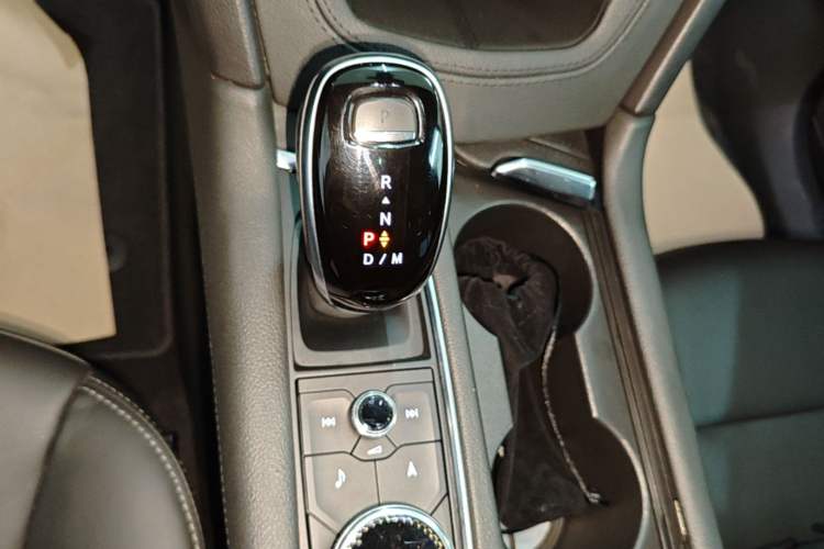 Used Cadillac XT6 2020 28T Six-Seater Four-Wheel-Drive Luxury Sport Vehicle Gear Lever