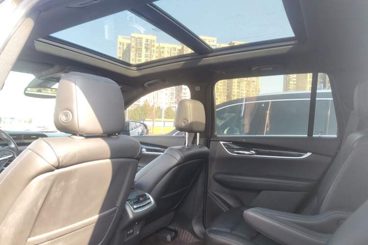 Used Cadillac XT6 2020 28T Six-Seater Luxury Version Headliner