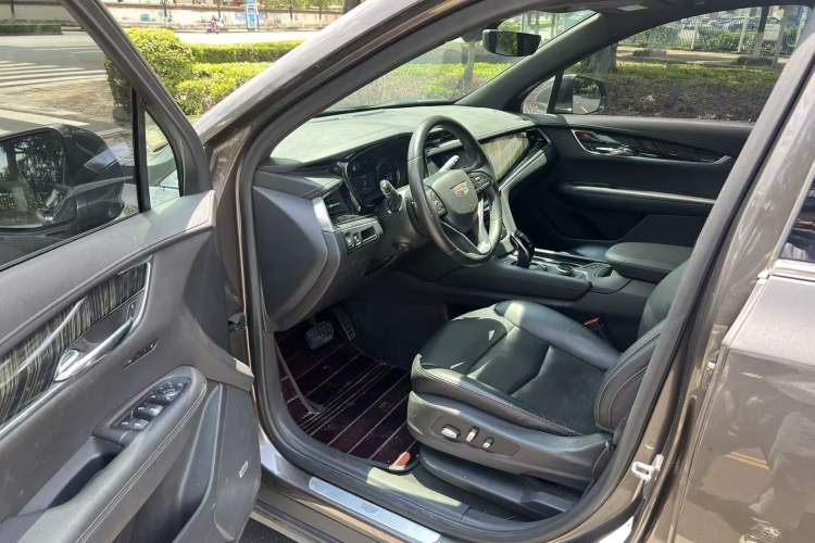 Used Cadillac XT6 2020 28T Six-Seater Four-Wheel-Drive Luxury Version Interior 4