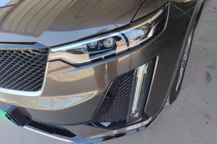 Used Cadillac XT6 2020 28T 7-Seater Luxury Sporty Enjoy-the-Comfort Safety Edition Left Front Headlight
