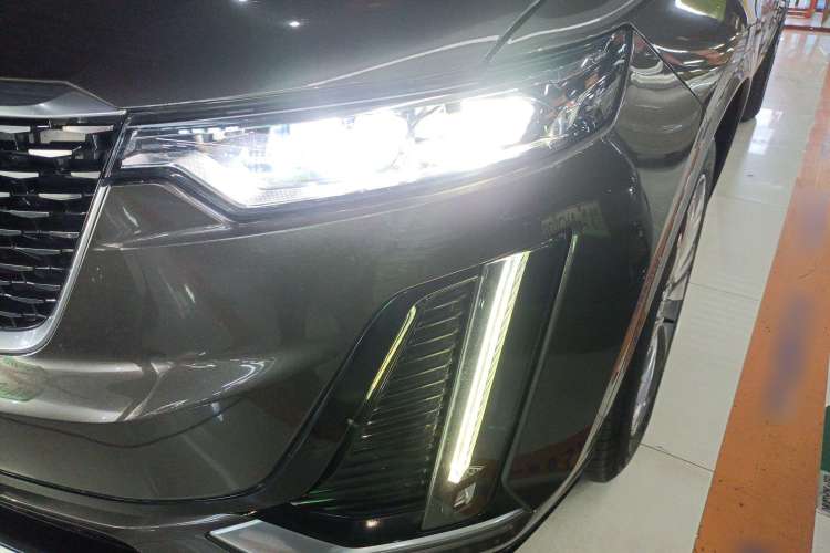 Used Cadillac XT6 2020 28T Six-Seater Four-Wheel-Drive Luxury Version Left Front Headlight