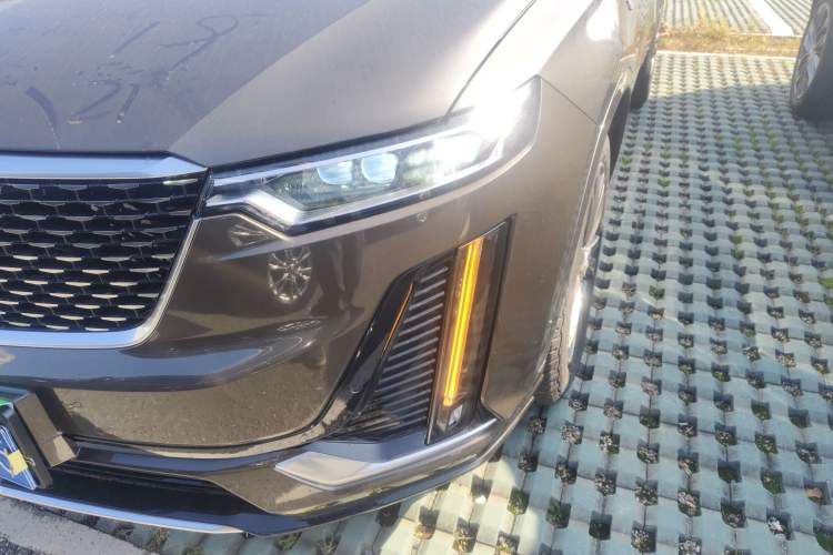 Used Cadillac XT6 2020 28T Six-Seater Four-Wheel-Drive Luxury Version Left Front Headlight