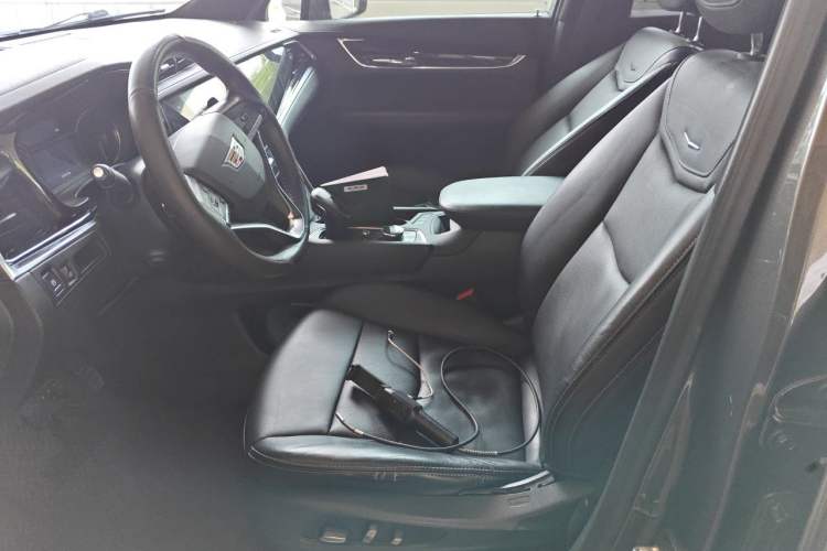 Used Cadillac XT6 2020 28T Six-Seater Four-Wheel-Drive Luxury Version Left Front Seat