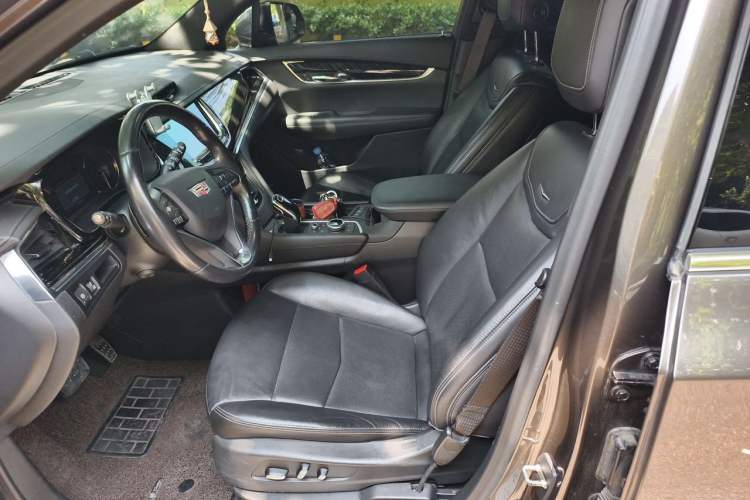 Used Cadillac XT6 2020 28T Six-Seater Four-Wheel-Drive Luxury Version Left Front Seat
