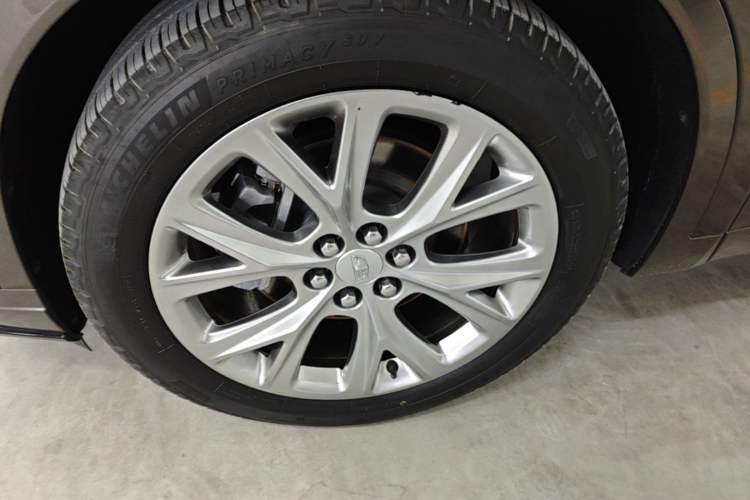 Used Cadillac XT6 2020 28T Six-Seater Four-Wheel-Drive Luxury Sport Vehicle Left Front Wheel Hub