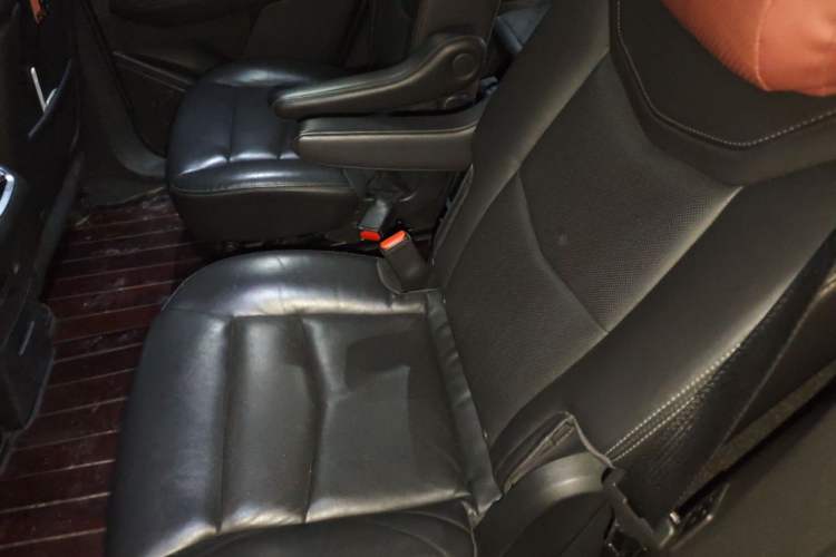 Used Cadillac XT6 2020 28T Six-Seater Four-Wheel-Drive Luxury Version Left Rear Seat