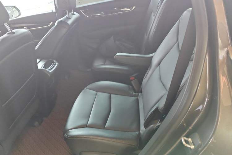 Used Cadillac XT6 2020 28T Six-Seater Four-Wheel-Drive Luxury Version Left Rear Seat