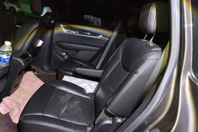 Used Cadillac XT6 2020 28T Six-Seater Four-Wheel-Drive Luxury Version Left Rear Seat