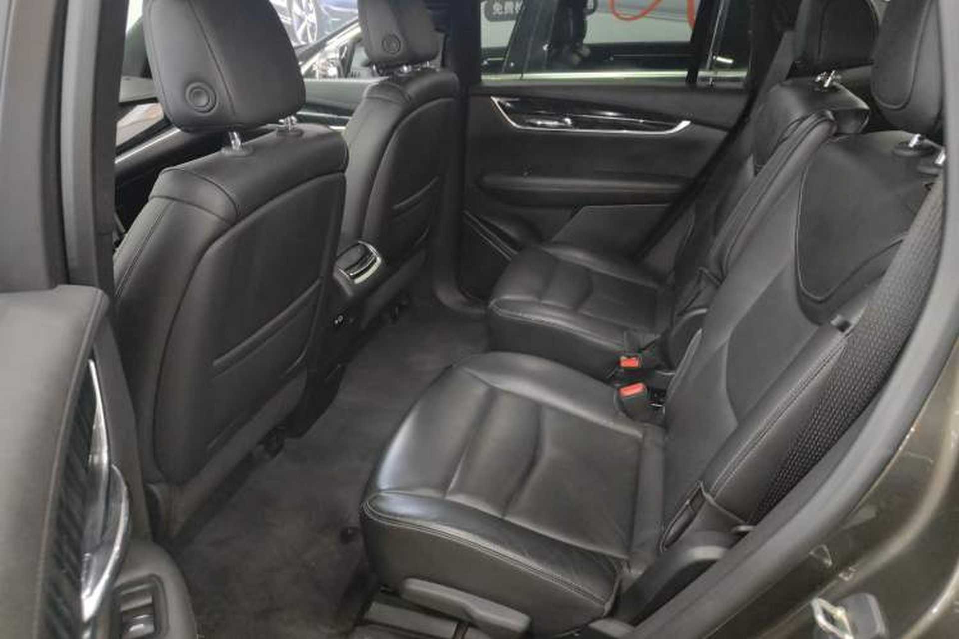 Used Cadillac XT6 2020 28T Six-Seater Four-Wheel-Drive Luxury Version Left Rear Seat