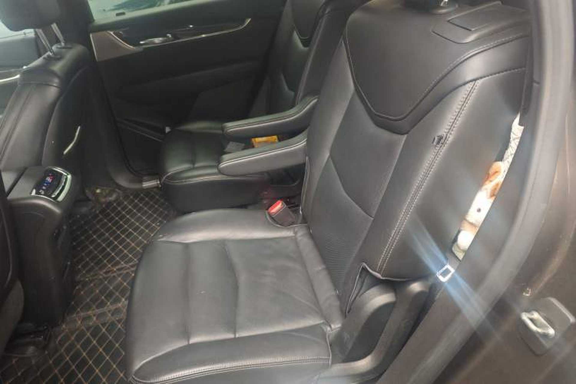 Used Cadillac XT6 2020 28T Six-Seater Four-Wheel-Drive Leading Sport Model Left Rear Seat