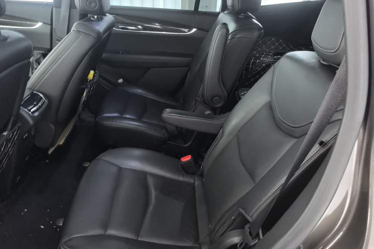 Used Cadillac XT6 2020 28T Six-Seater Four-Wheel-Drive Luxury Sport Vehicle Left Rear Seat