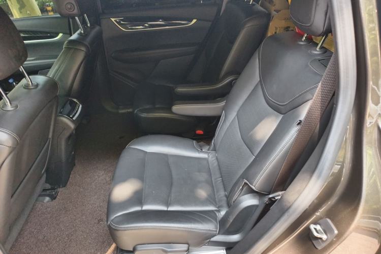 Used Cadillac XT6 2020 28T Six-Seater Four-Wheel-Drive Luxury Version Left Rear Seat