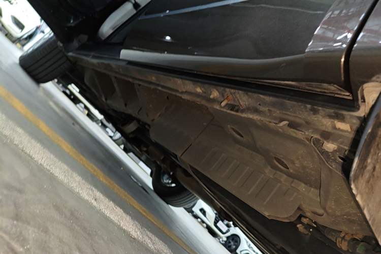 Used Cadillac XT6 2020 28T Six-Seater Four-Wheel-Drive Luxury Sport Vehicle Left Side Sill