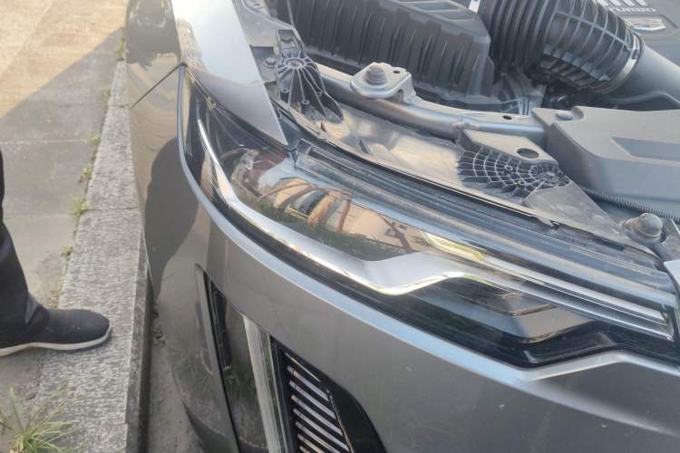 Used Cadillac XT6 2020 28T 7-Seater Four-Wheel Drive Luxury Version Right Front Headlight