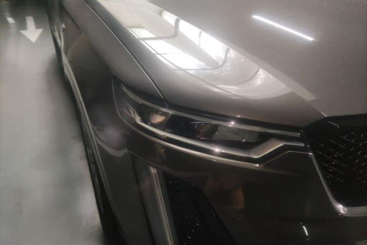 Used Cadillac XT6 2020 28T Six-Seater Luxury Sporty Enjoy-the-Comfort Safety Edition Right Front Headlight