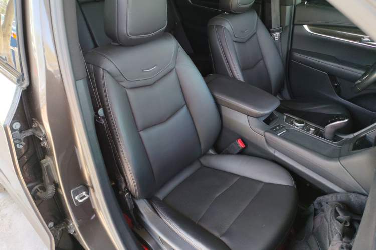 Used Cadillac XT6 2020 28T 7-Seater Luxury Sporty Enjoy-the-Comfort Safety Edition Right Front Seat