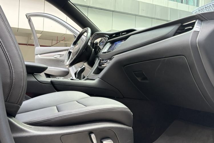 Used Cadillac XT6 2020 28T Seven-Seater Fashion Edition Right Front Seat