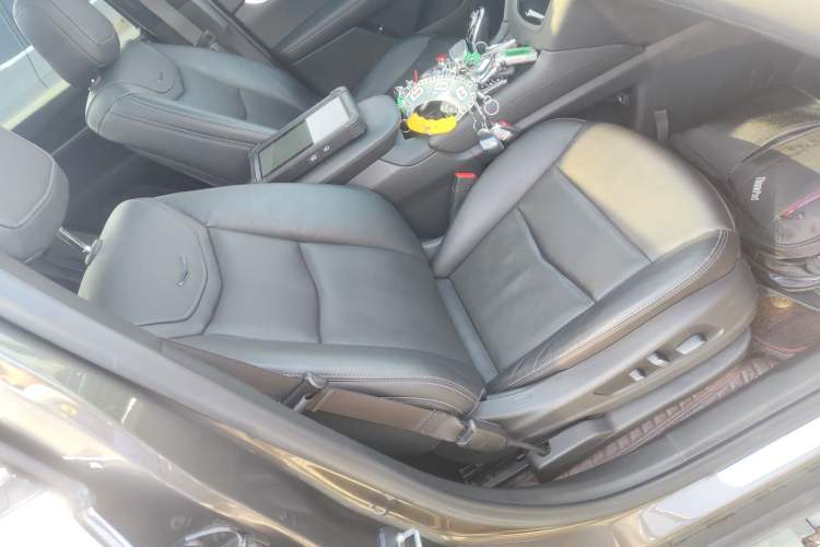 Used Cadillac XT6 2020 28T Six-Seater Luxury Version Right Front Seat