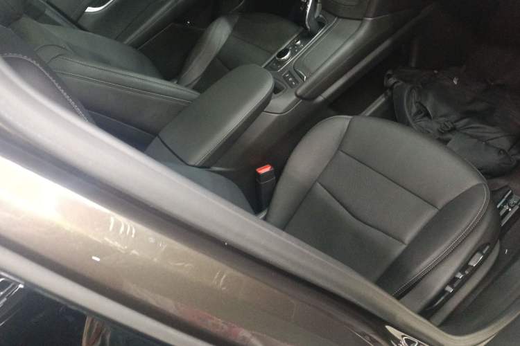 Used Cadillac XT6 2020 28T Six-Seater Luxury Version Right Front Seat
