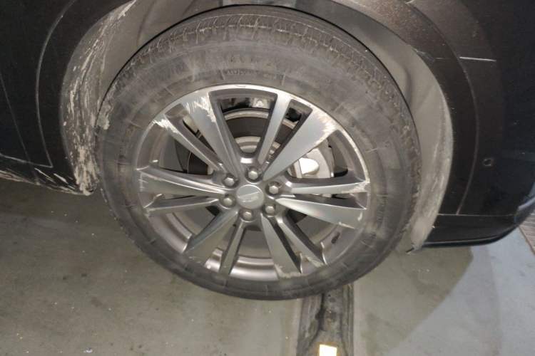 Used Cadillac XT6 2020 28T Six-Seater Luxury Version Right Front Wheel Hub