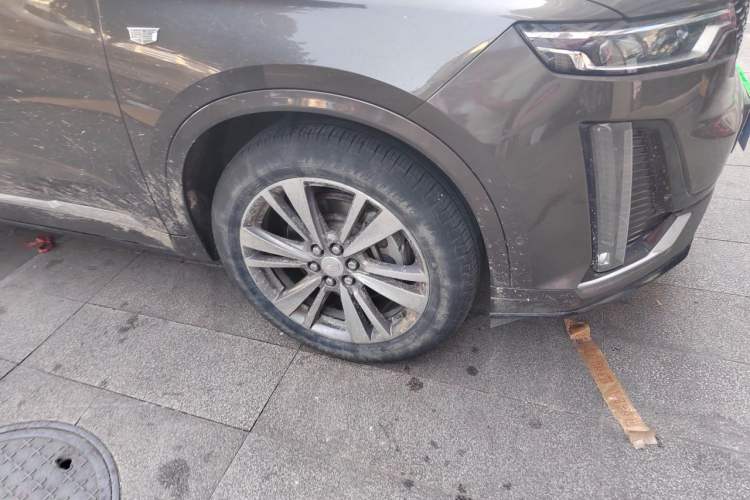 Used Cadillac XT6 2020 28T Six-Seater Luxury Version Right Front Wheel Hub