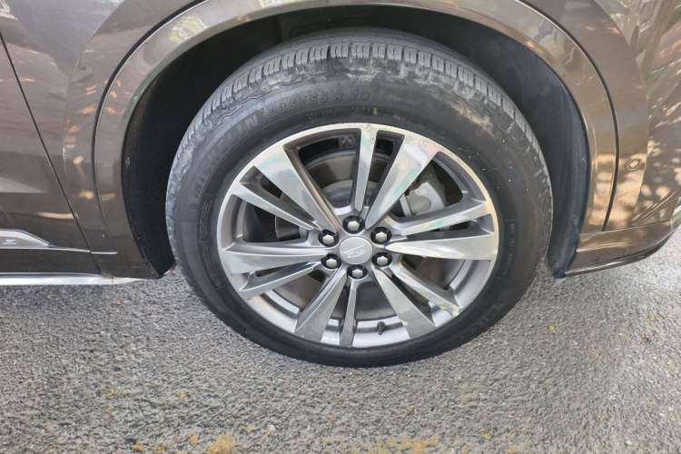 Used Cadillac XT6 2020 28T Six-Seater Four-Wheel-Drive Luxury Version Right Front Wheel Hub