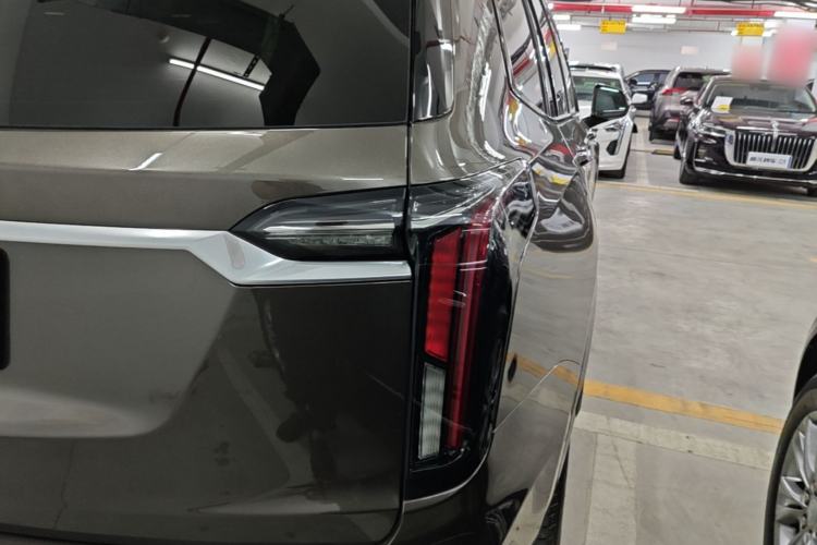 Used Cadillac XT6 2020 28T Six-Seater Four-Wheel-Drive Luxury Sport Vehicle Right Rear Taillight